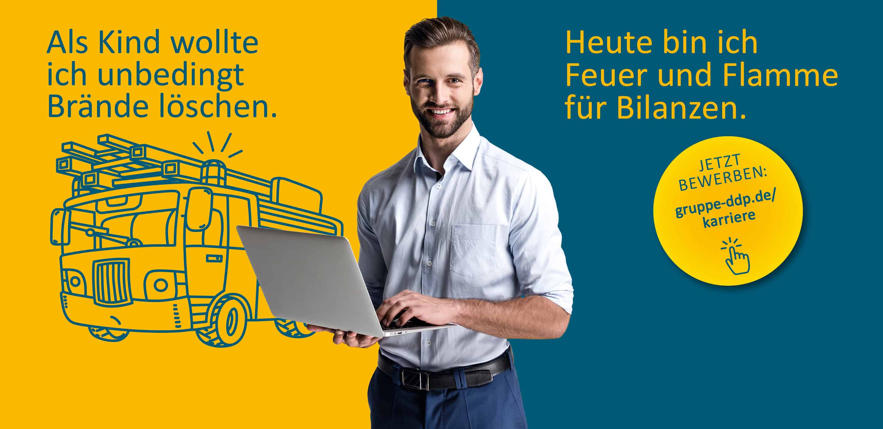 Employer-Branding-Motiv der DDP-Gruppe mit Mitarbeiter am Laptop und dem Slogan „Heute bin ich Feuer und Flamme für Bilanzen“.